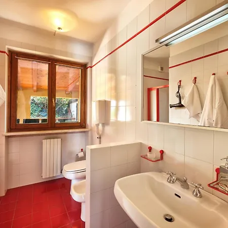 Celebrity - Regarda Travel Villa Lazise