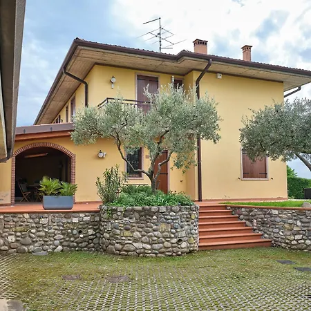 Celebrity - Regarda Travel * Lazise