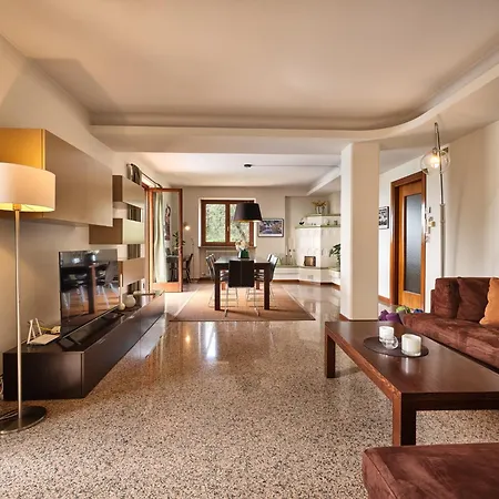 Villa Celebrity - Regarda Travel *