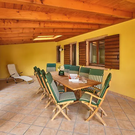 Celebrity - Regarda Travel Villa *