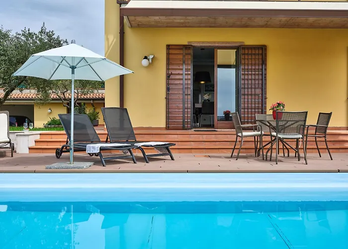 Celebrity - Regarda Travel Villa Lazise
