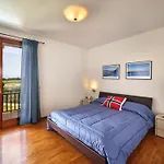 Celebrity - Regarda Travel Villa *