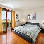 Celebrity - Regarda Travel Villa